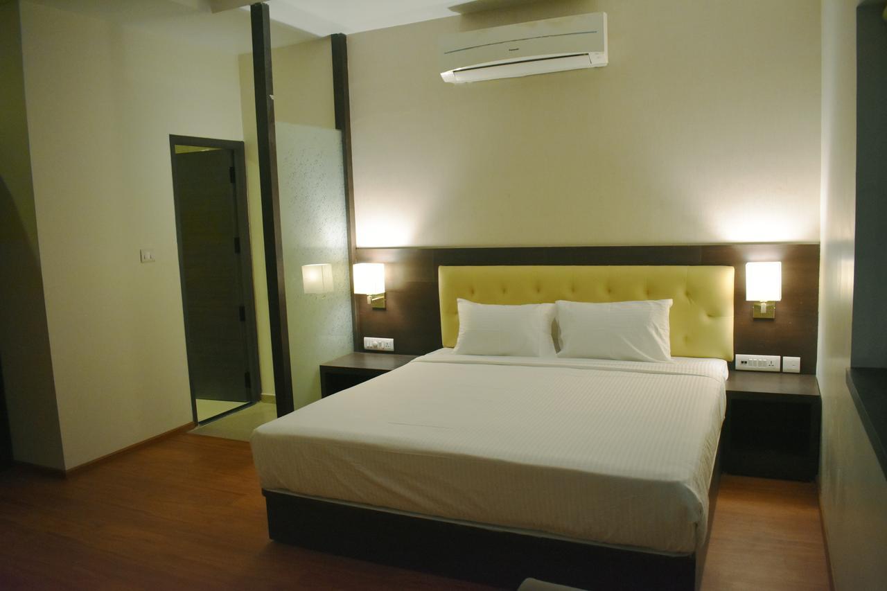 Grand Arcadia Hotel Tiruchirappalli Exterior photo